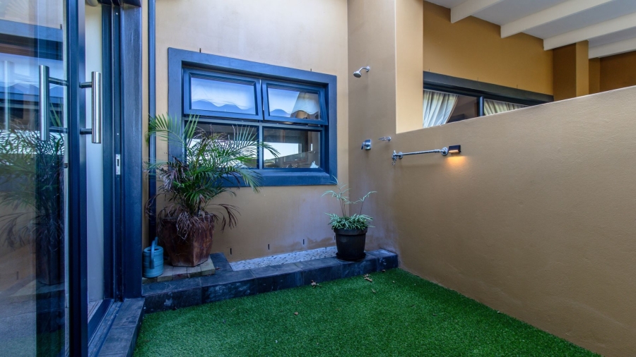 9 Bedroom Property for Sale in Onrus Western Cape